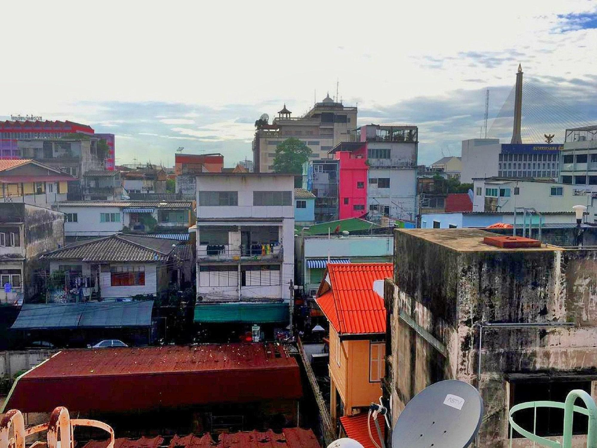 The Twins Hostel Bangkok Bagian luar foto