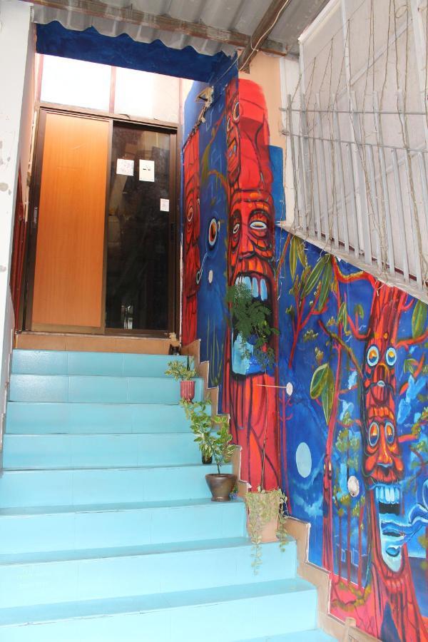 The Twins Hostel Bangkok Bagian luar foto