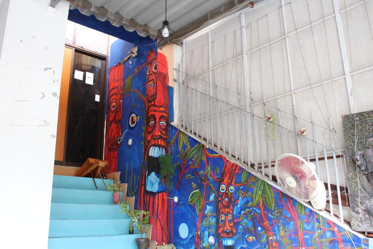The Twins Hostel Bangkok Bagian luar foto