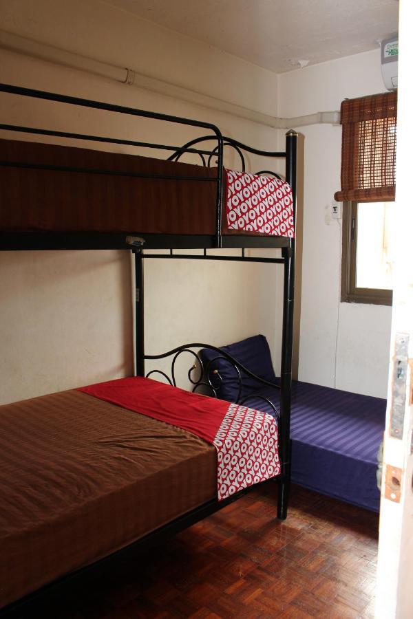 The Twins Hostel Bangkok Bagian luar foto