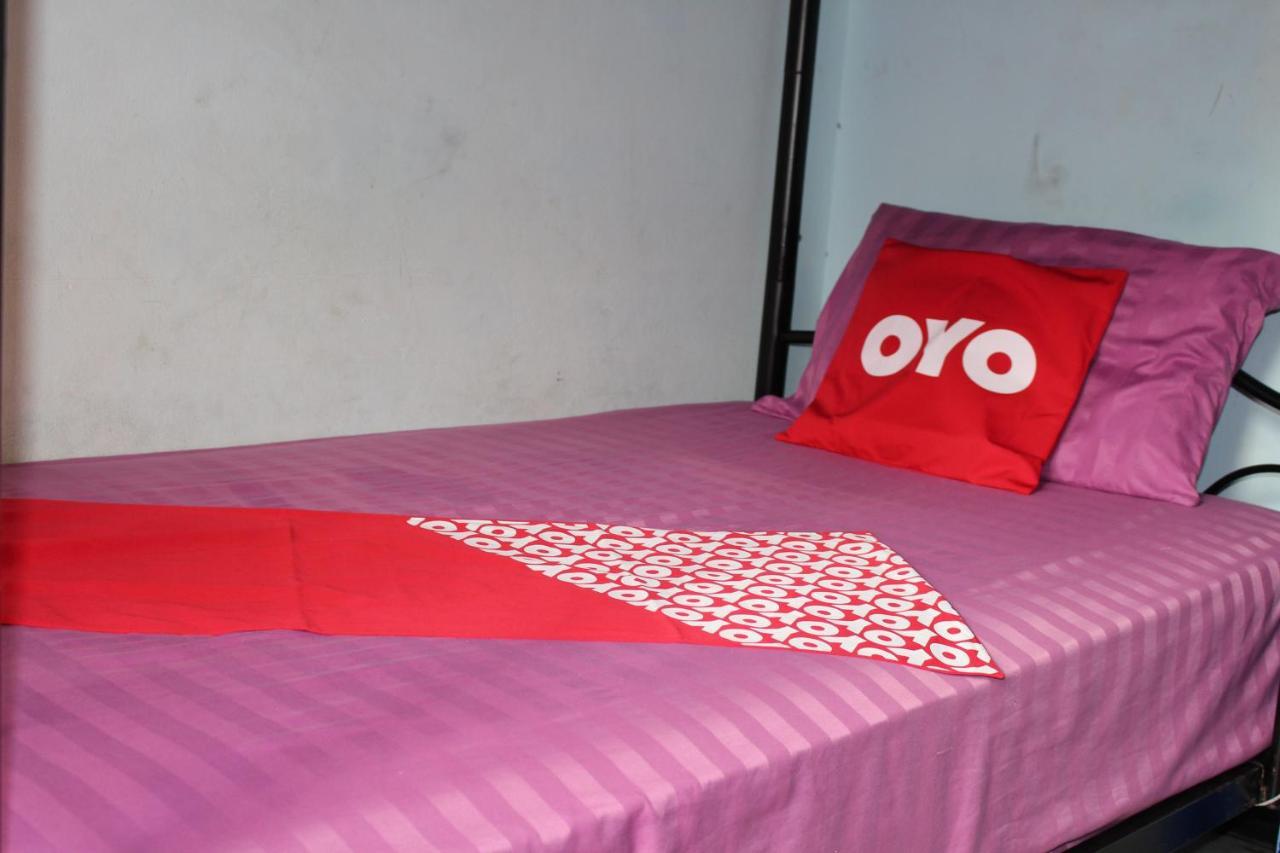 The Twins Hostel Bangkok Bagian luar foto