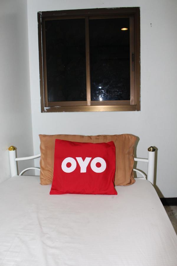 The Twins Hostel Bangkok Bagian luar foto