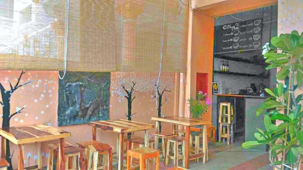 The Twins Hostel Bangkok Bagian luar foto