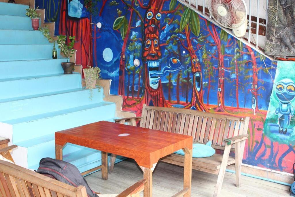 The Twins Hostel Bangkok Bagian luar foto