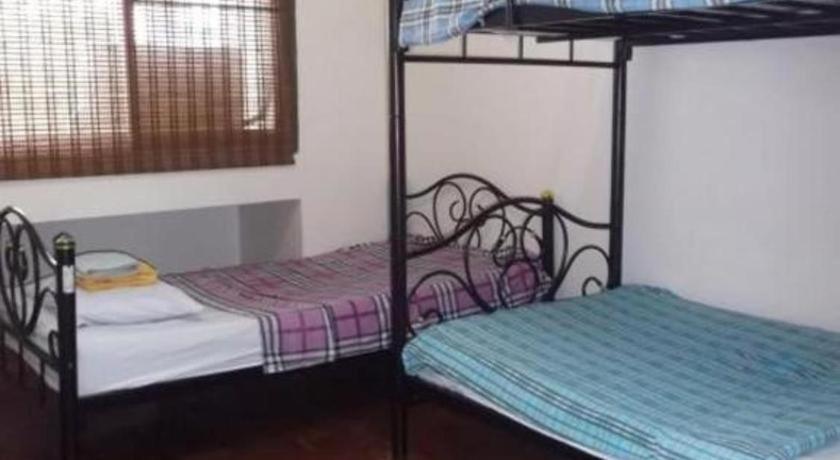 The Twins Hostel Bangkok Bagian luar foto