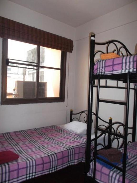 The Twins Hostel Bangkok Bagian luar foto