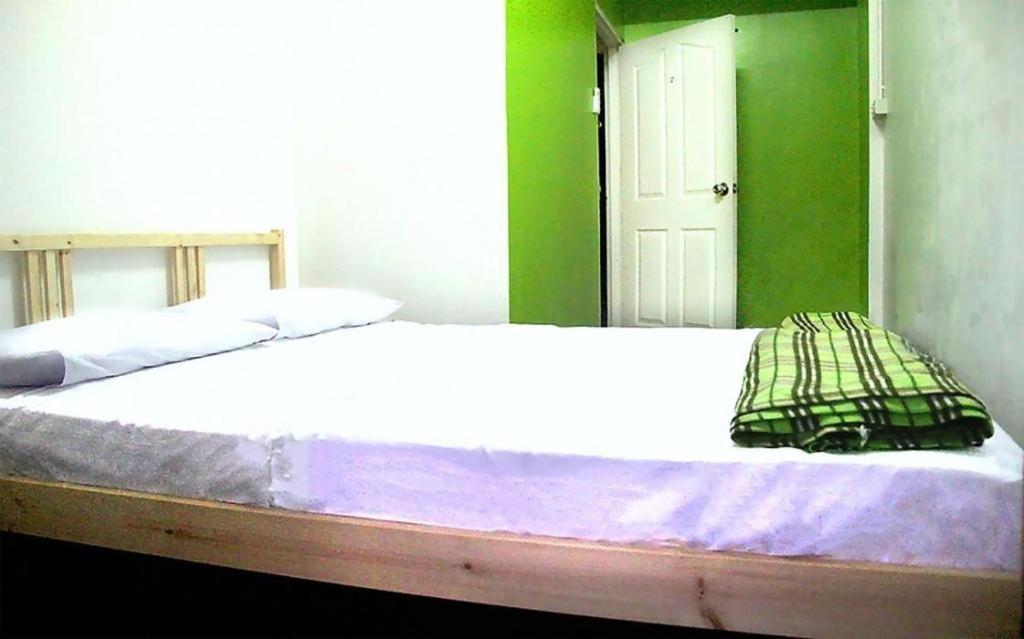 The Twins Hostel Bangkok Bagian luar foto
